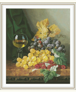 Натюрморт с виноградом и малиной